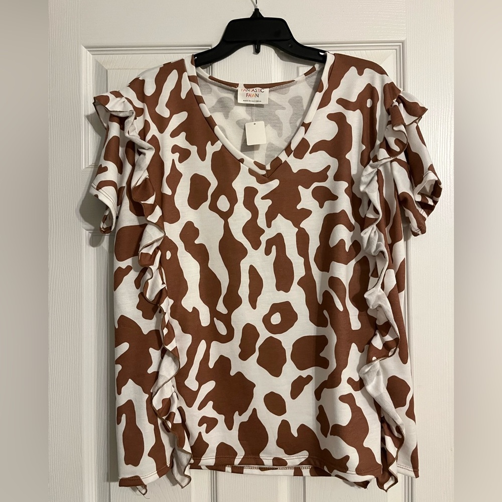 NWT Size M Brown & White Cow Print Top w/ ruffle; perfect for a country concert!